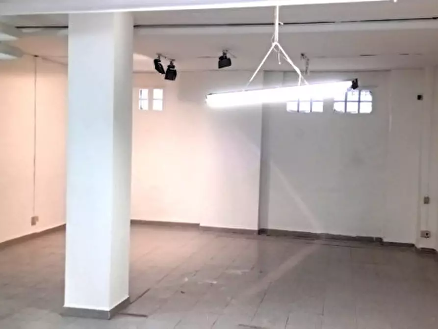 Immagine 5 di Laboratorio in vendita  in Via Tunisi 66 a Torino