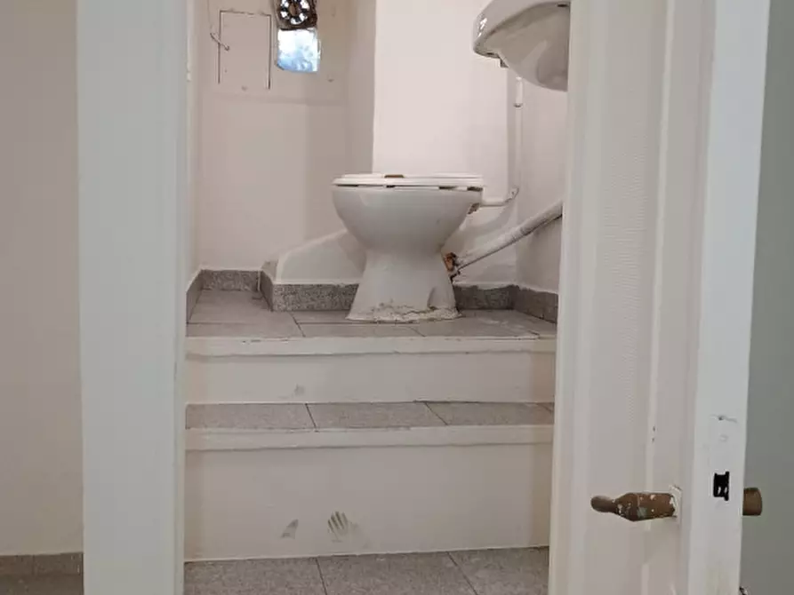 Immagine 7 di Laboratorio in vendita  in Via Tunisi 66 a Torino