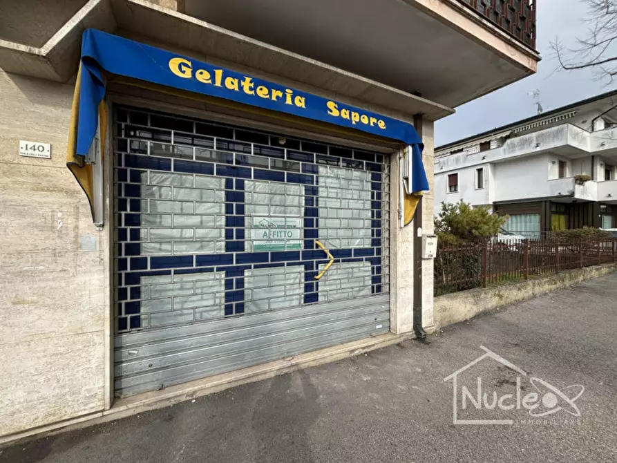 Immagine 2 di Negozio in affitto  a Battaglia Terme