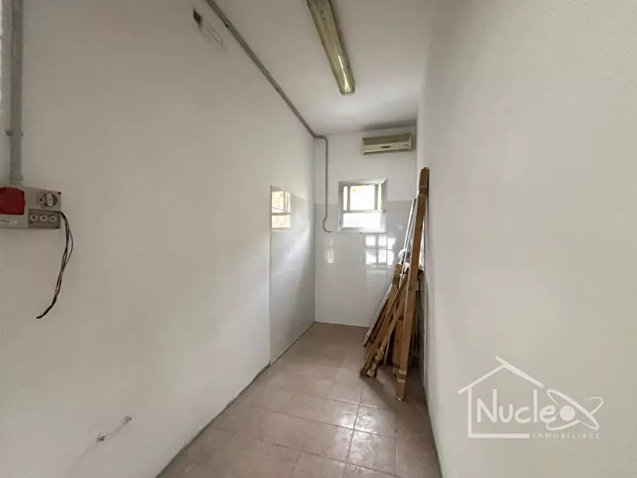 Immagine 5 di Negozio in affitto  a Battaglia Terme