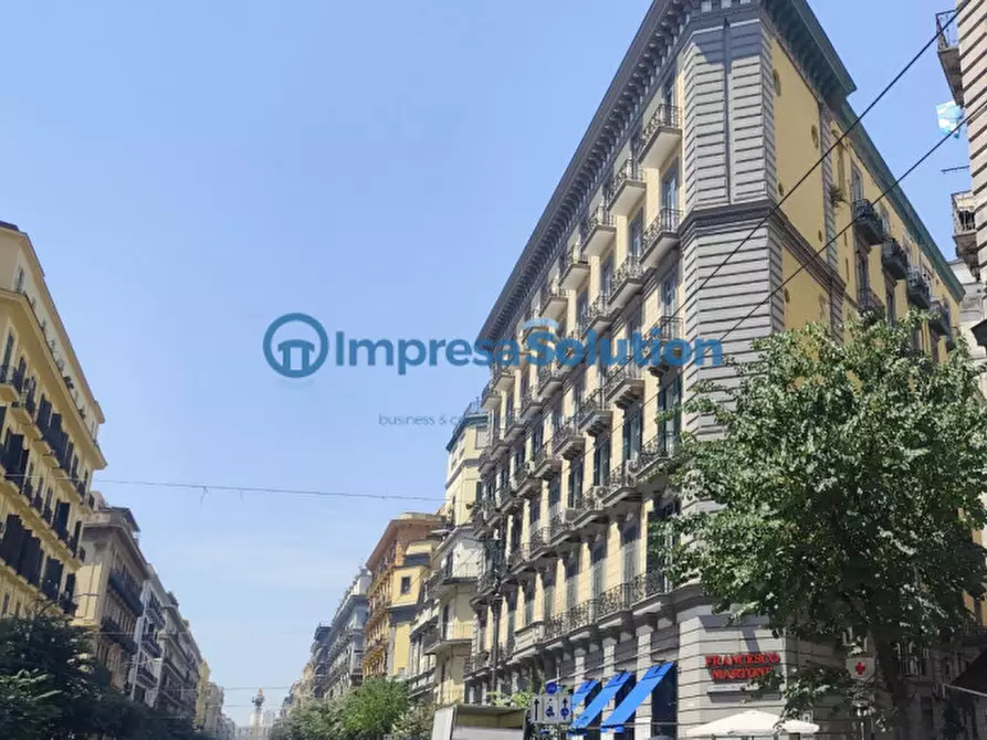 Immagine 1 di Appartamento in vendita  in Corso Umberto I a Napoli