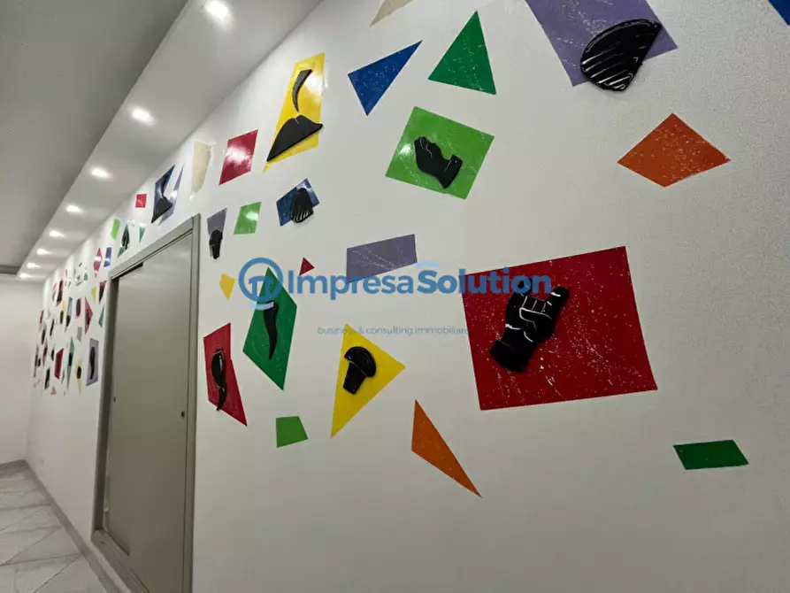 Immagine 3 di Appartamento in vendita  in Corso Umberto I a Napoli