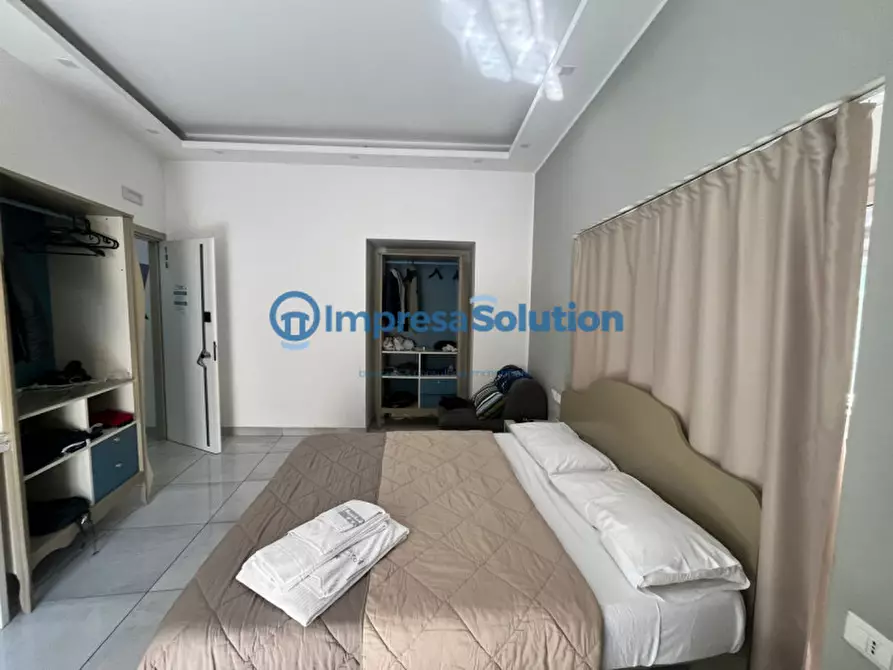 Immagine 6 di Appartamento in vendita  in Corso Umberto I a Napoli