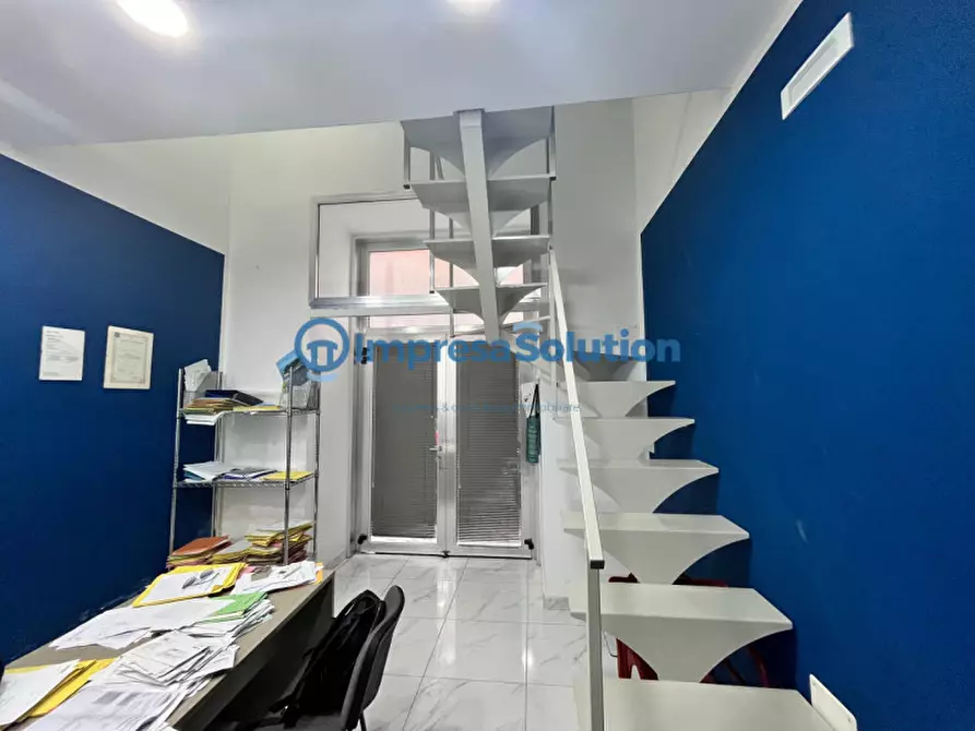 Immagine 14 di Appartamento in vendita  in Corso Umberto I a Napoli