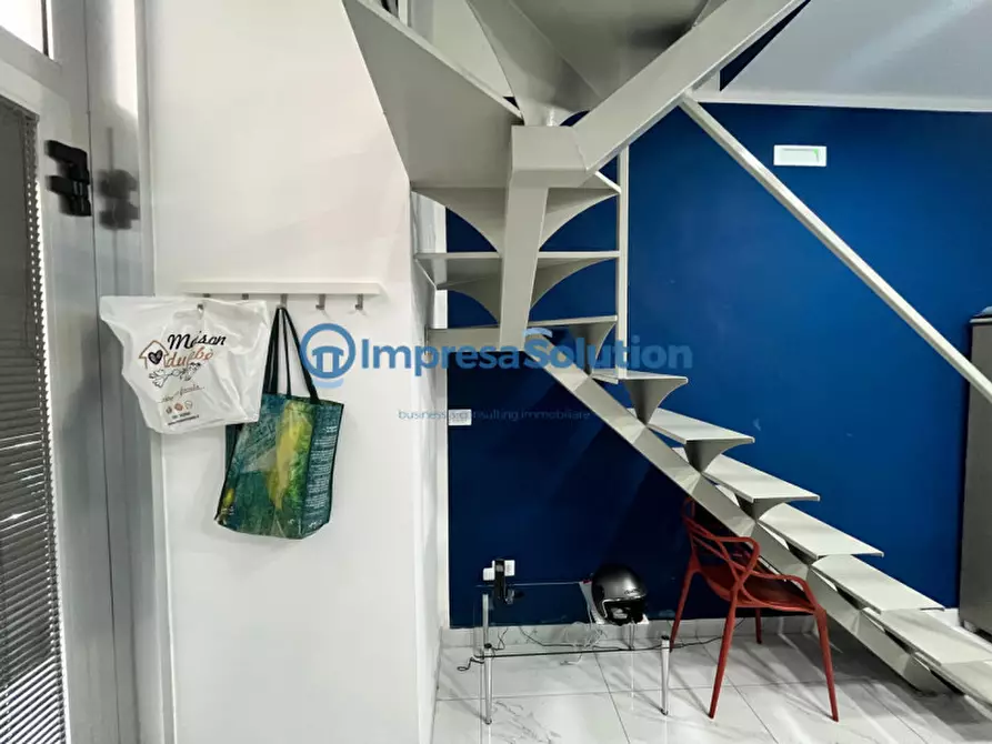 Immagine 15 di Appartamento in vendita  in Corso Umberto I a Napoli