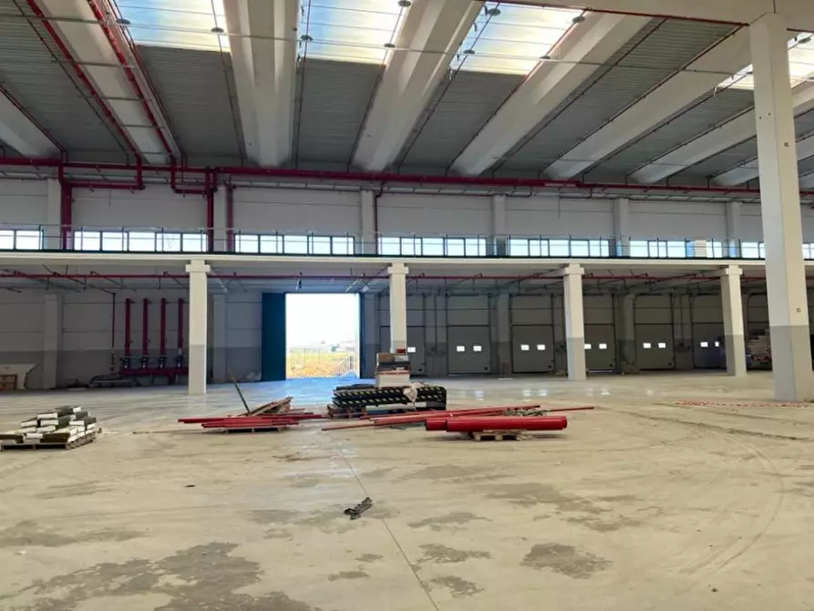 Immagine 11 di Magazzino in affitto  a Massalengo