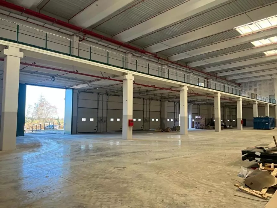 Immagine 16 di Magazzino in affitto  a Massalengo