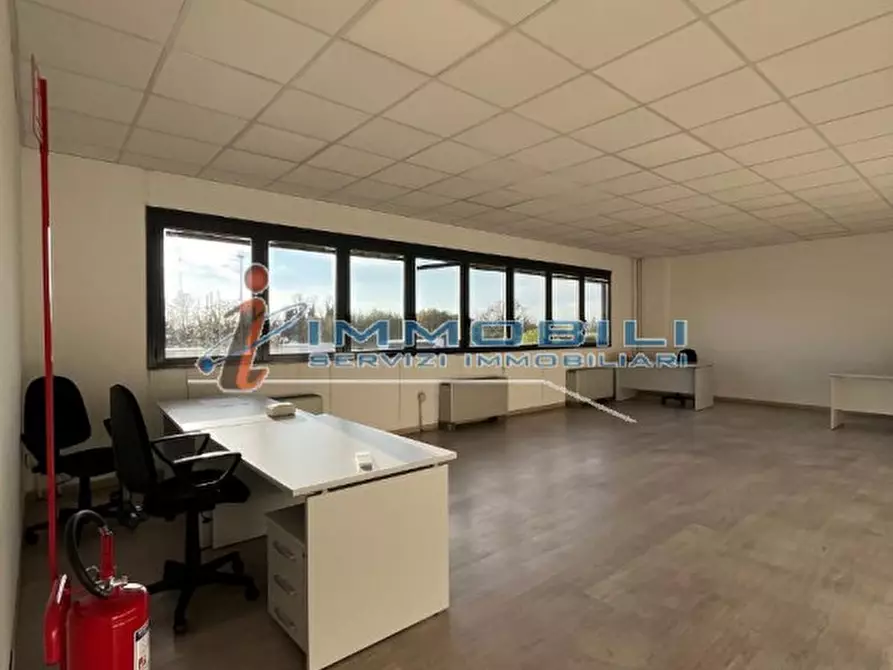 Immagine 3 di Laboratorio in affitto  in VIA DEGLI ACERI a Buccinasco