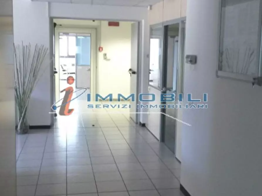 Immagine 10 di Ufficio in affitto  in VIA BURONA a Vimodrone