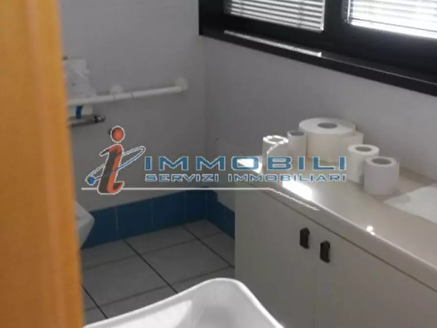 Immagine 12 di Ufficio in affitto  in VIA BURONA a Vimodrone