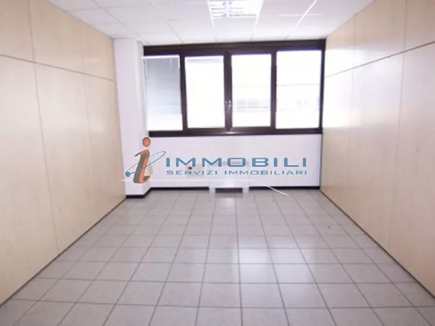 Immagine 18 di Ufficio in affitto  in VIA BURONA a Vimodrone