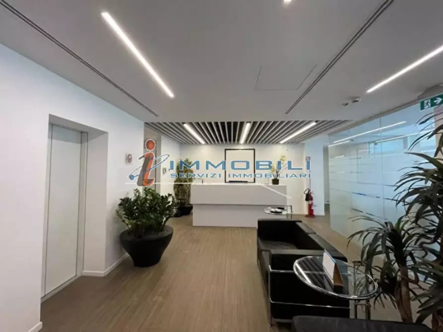 Immagine 5 di Ufficio in affitto  in VIA SANTANDER a Milano