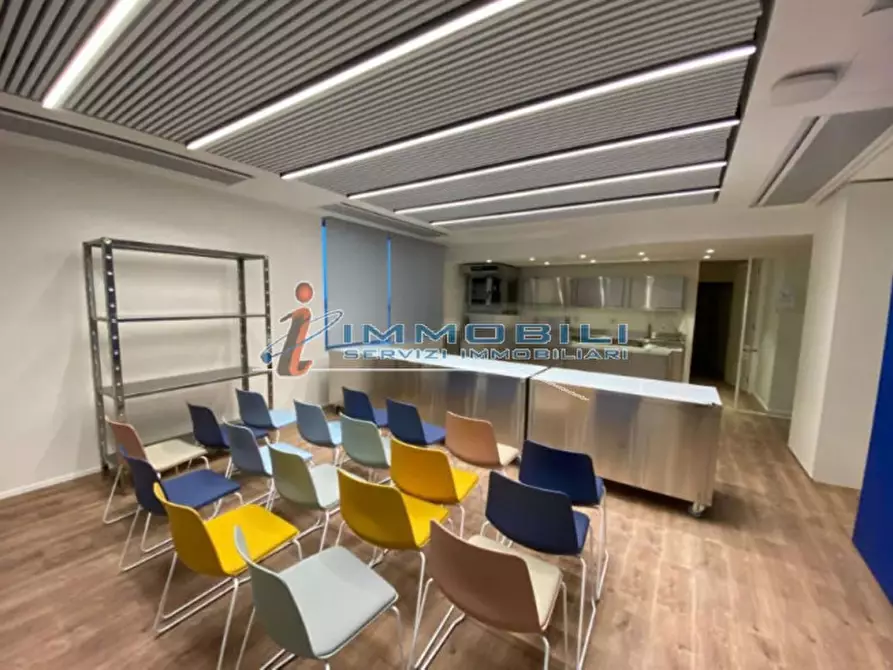 Immagine 3 di Ufficio in affitto  in VIA LOMAZZO PAOLO a Milano