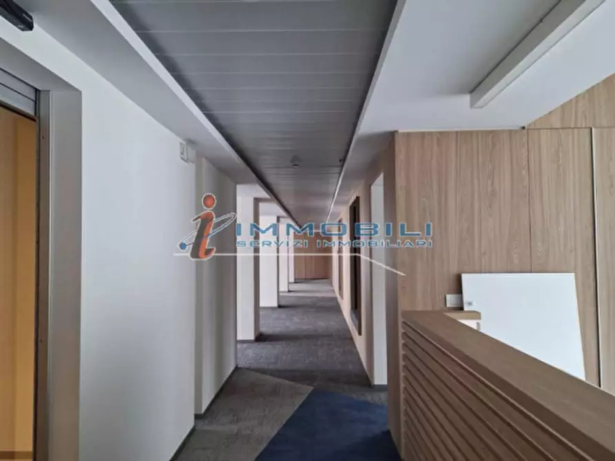 Immagine 8 di Ufficio in affitto  in VIALE MONZA a Milano