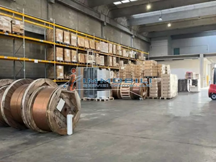 Immagine 1 di Capannone industriale in affitto  in VIA DEGLI ACERI a Buccinasco