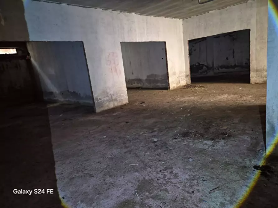 Immagine 1 di Magazzino in vendita  a Quartu Sant'elena