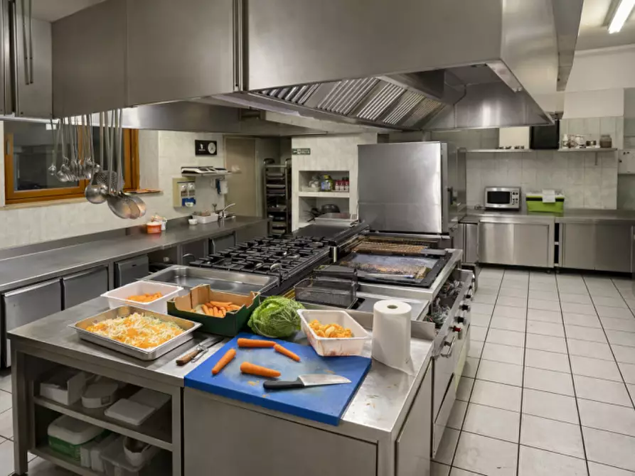 Immagine 8 di Attività commerciale in vendita  in Via Achille Pozzi a Carpenedolo