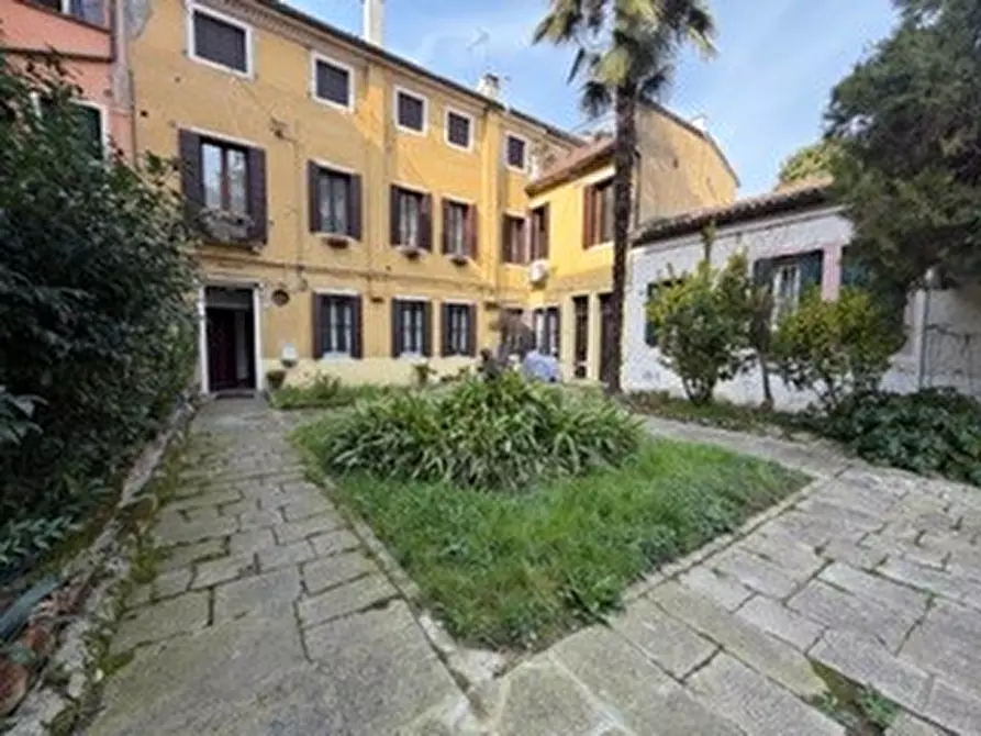 Immagine 1 di Appartamento in vendita  in via Santa Rosa a Padova
