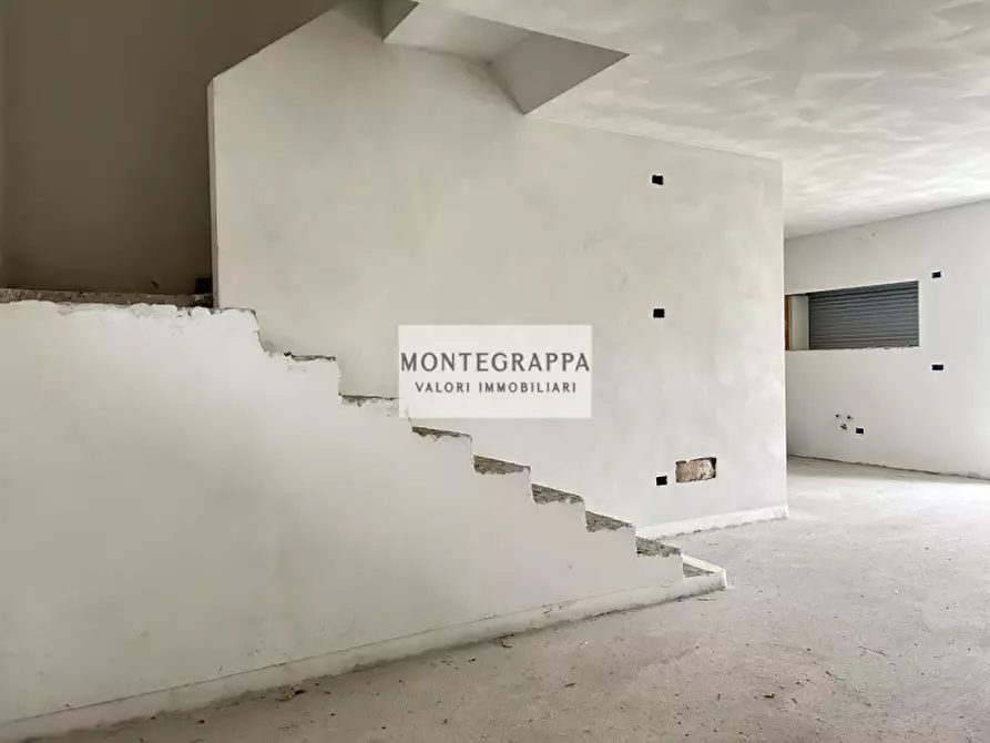 Immagine 11 di Casa indipendente in vendita  in Via Castiglione a Loria