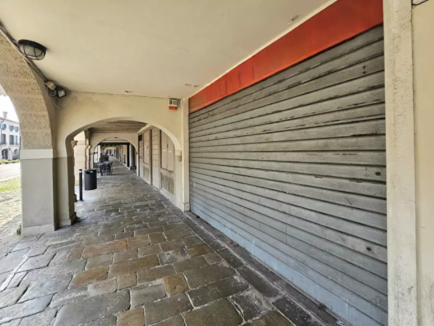 Immagine 12 di Negozio in vendita  in VIA GIACOMO MATTEOTTI a Este