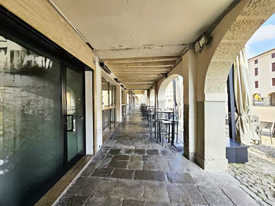 Immagine 3 di Negozio in vendita  in VIA GIACOMO MATTEOTTI a Este