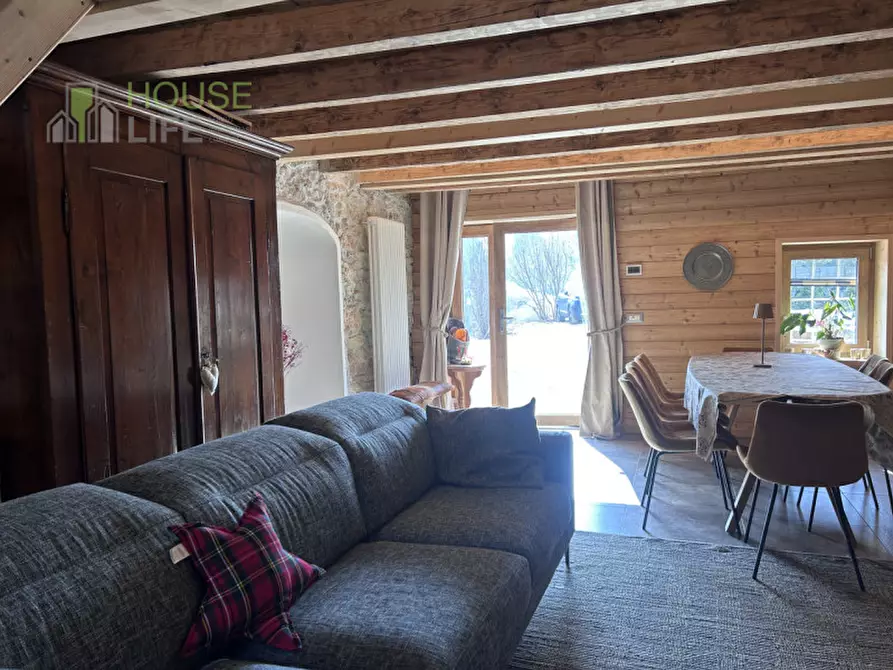 Immagine 4 di Casa bifamiliare in vendita  in via XXVII aprile a Roana