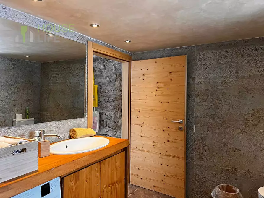 Immagine 12 di Casa bifamiliare in vendita  in via XXVII aprile a Roana