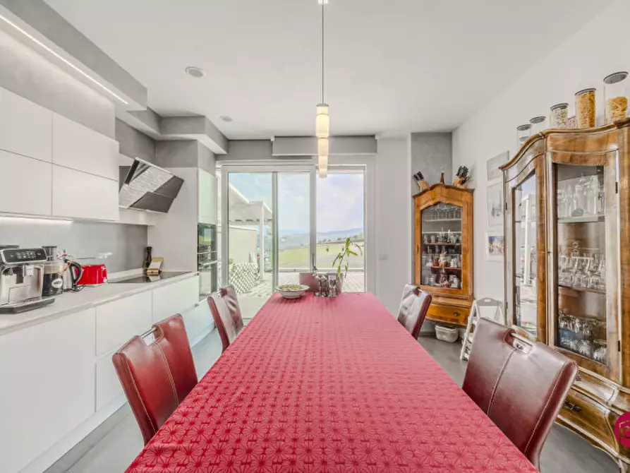 Immagine 3 di Villa in vendita  a Santarcangelo Di Romagna