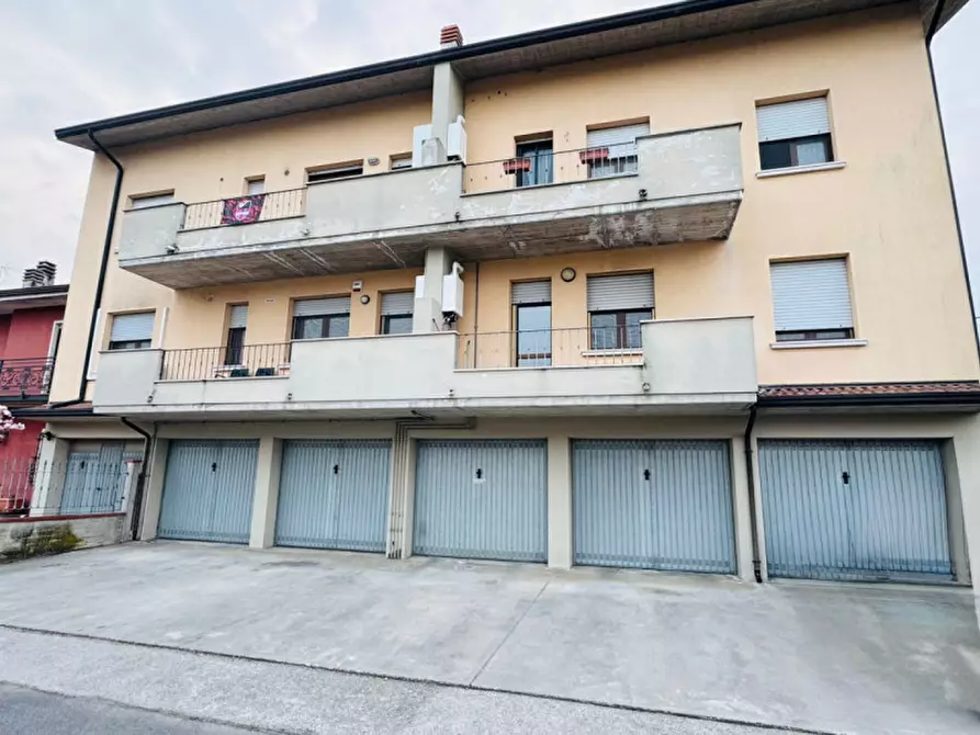 Immagine 1 di Appartamento in vendita  in MARTIRI DELLA LIBERTA' a Calvisano