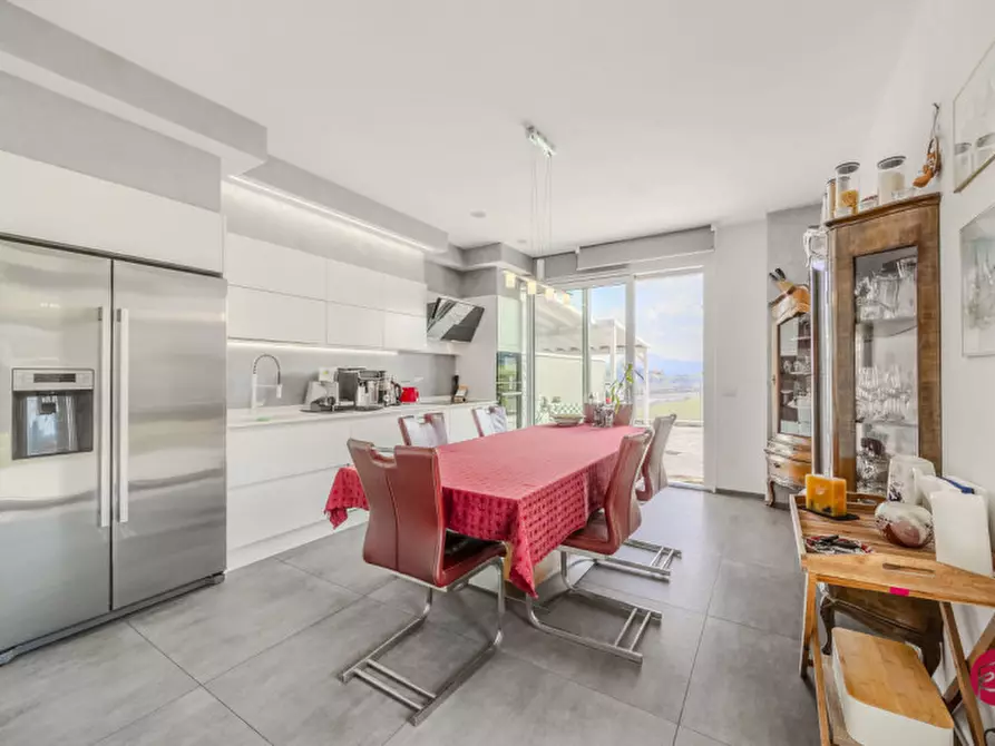 Immagine 2 di Villa in vendita  a Borghi