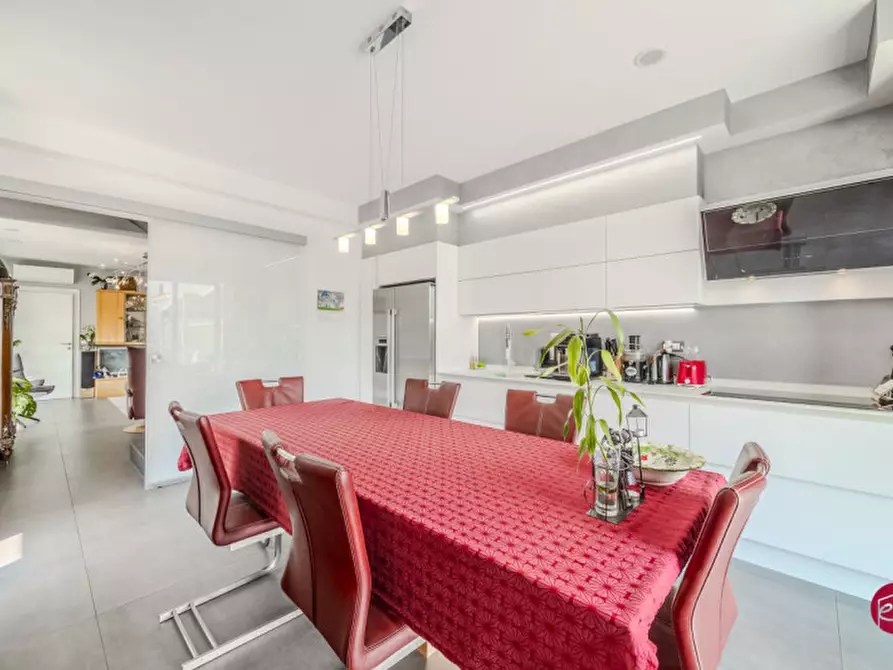 Immagine 6 di Villa in vendita  a Borghi