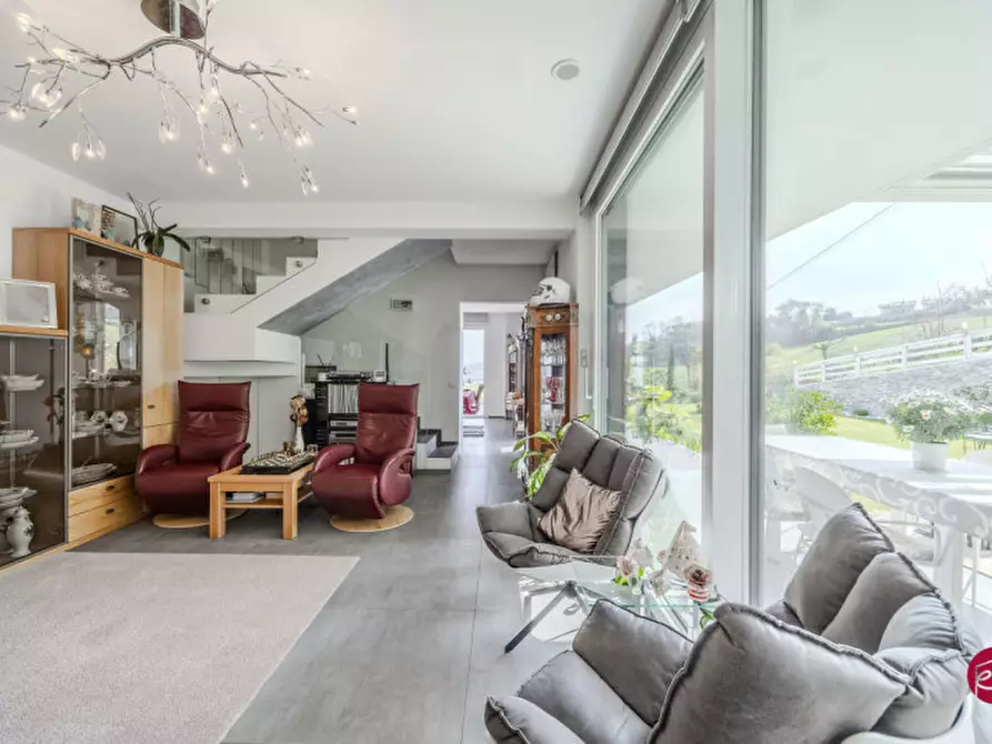 Immagine 11 di Villa in vendita  a Borghi