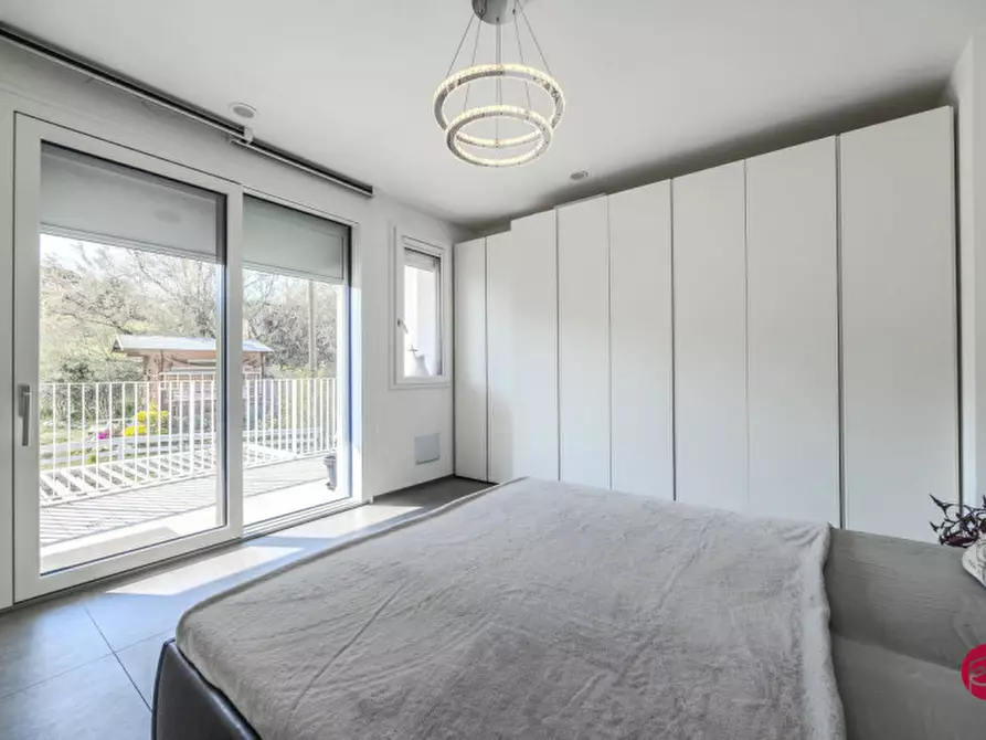 Immagine 19 di Villa in vendita  a Borghi