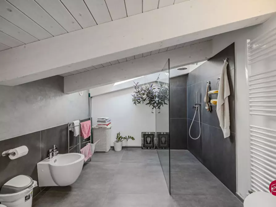 Immagine 36 di Villa in vendita  a Borghi