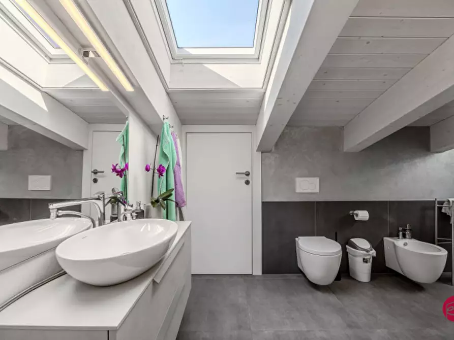 Immagine 38 di Villa in vendita  a Borghi