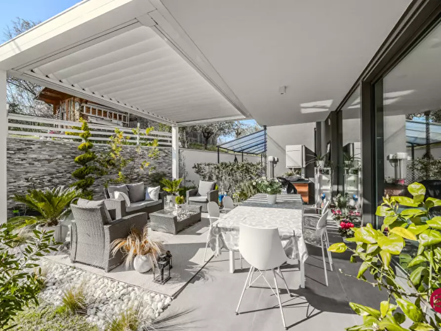 Immagine 43 di Villa in vendita  a Borghi