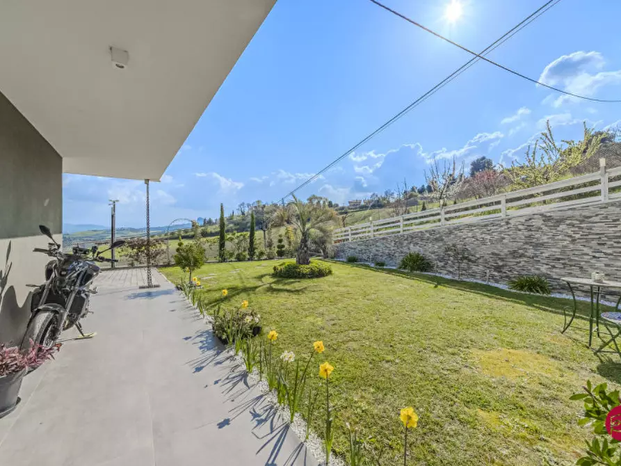 Immagine 44 di Villa in vendita  a Borghi