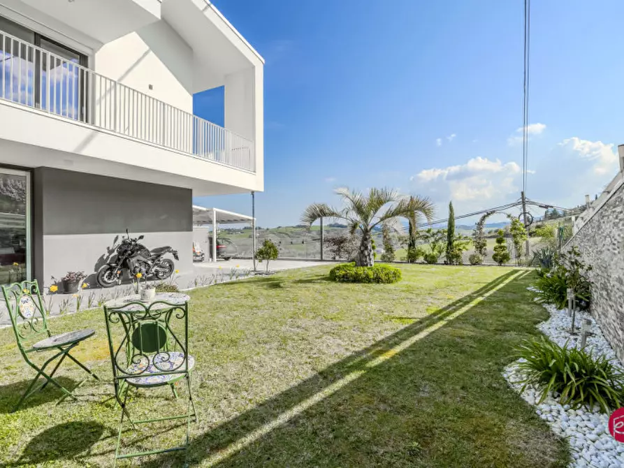 Immagine 49 di Villa in vendita  a Borghi