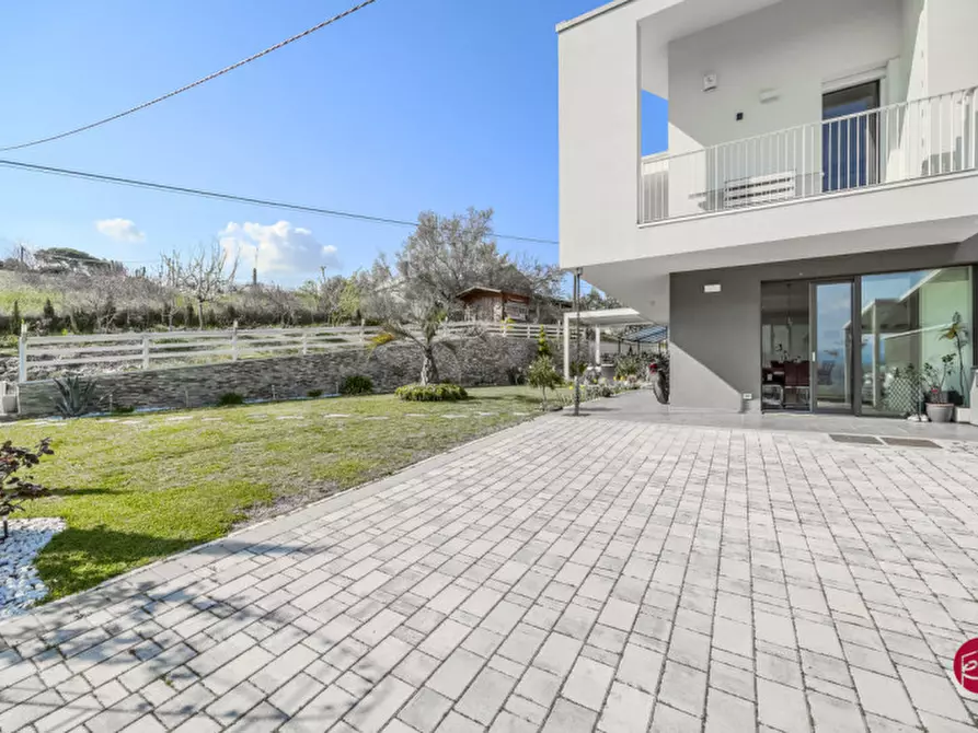 Immagine 52 di Villa in vendita  a Borghi