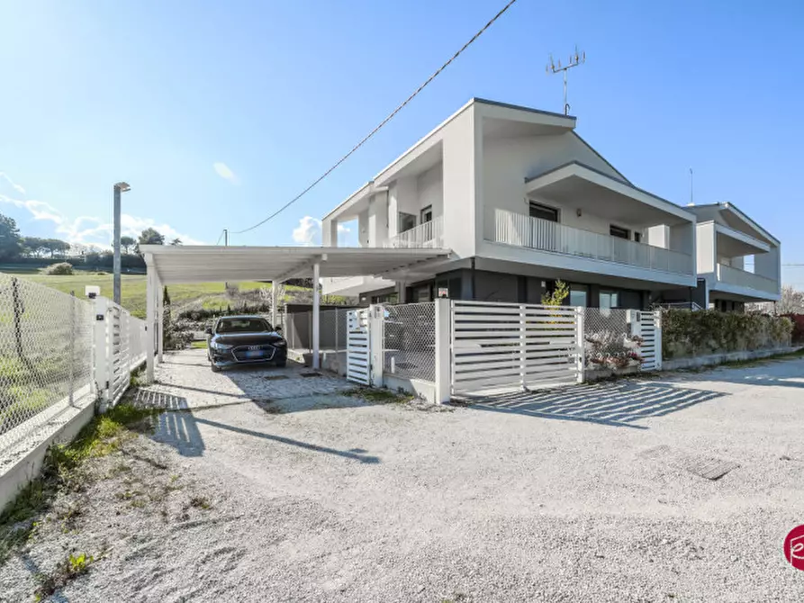 Immagine 58 di Villa in vendita  a Borghi