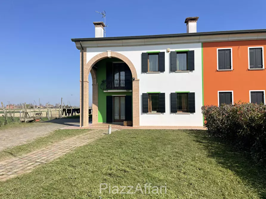 Immagine 2 di Casa bifamiliare in vendita  in Via Bosco a Codevigo