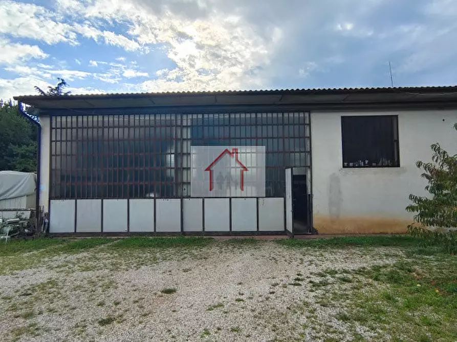 Immagine 1 di Capannone industriale in vendita  a Giavera Del Montello