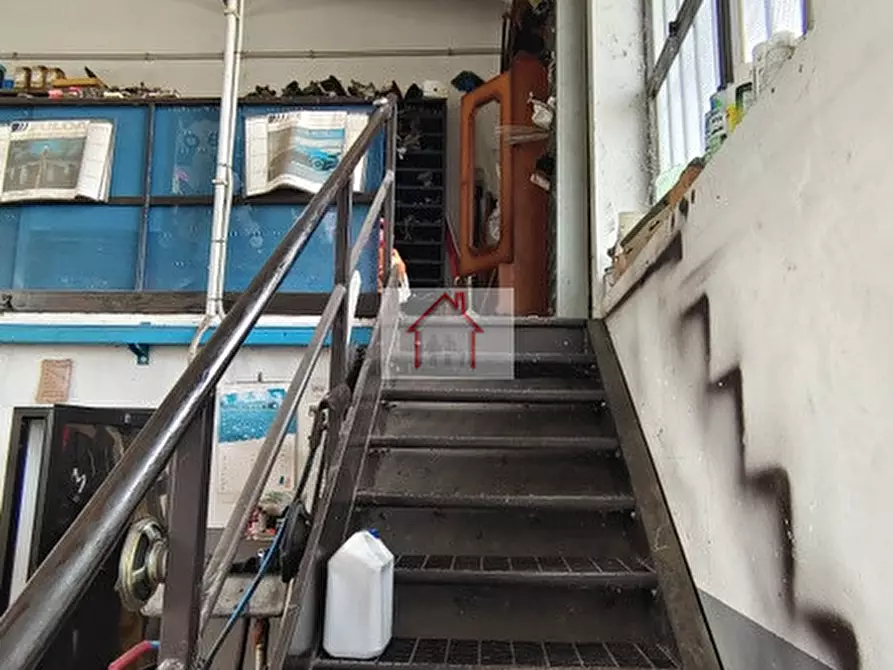 Immagine 3 di Capannone industriale in vendita  a Giavera Del Montello