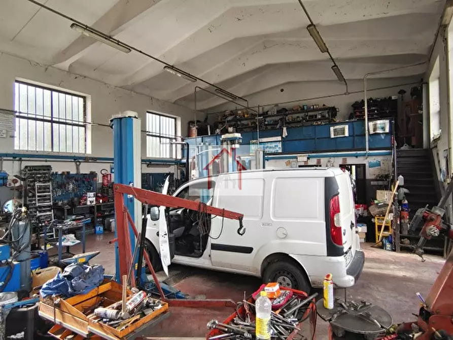 Immagine 5 di Capannone industriale in vendita  a Giavera Del Montello