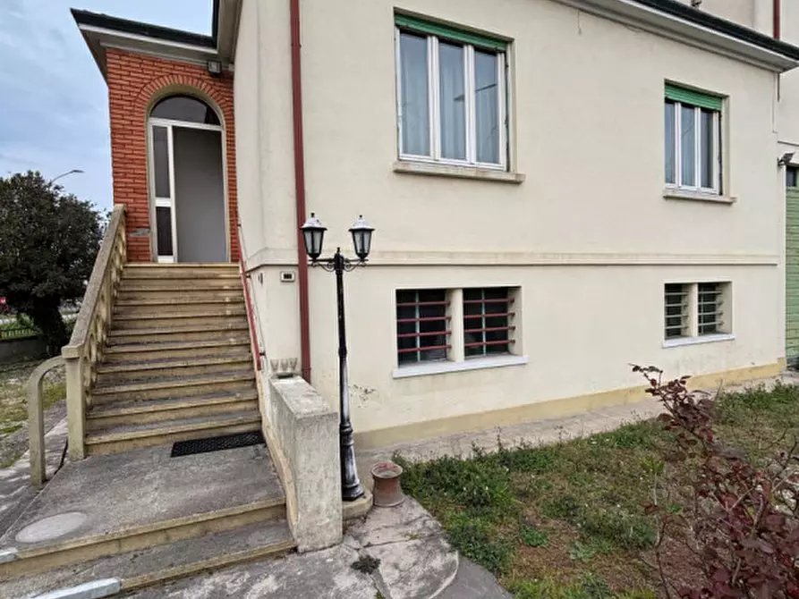 Immagine 1 di Casa indipendente in vendita  a Badia Polesine