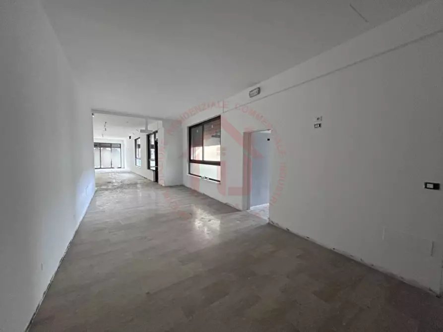 Immagine 8 di Negozio in affitto  in Via San Marco a Padova