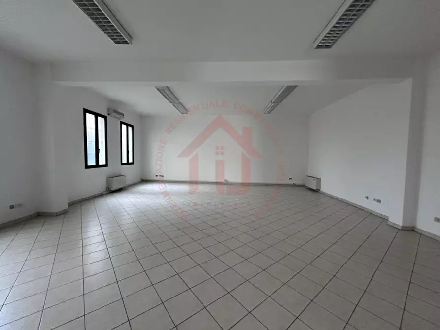 Immagine 2 di Negozio in affitto  in Via San Marco a Padova