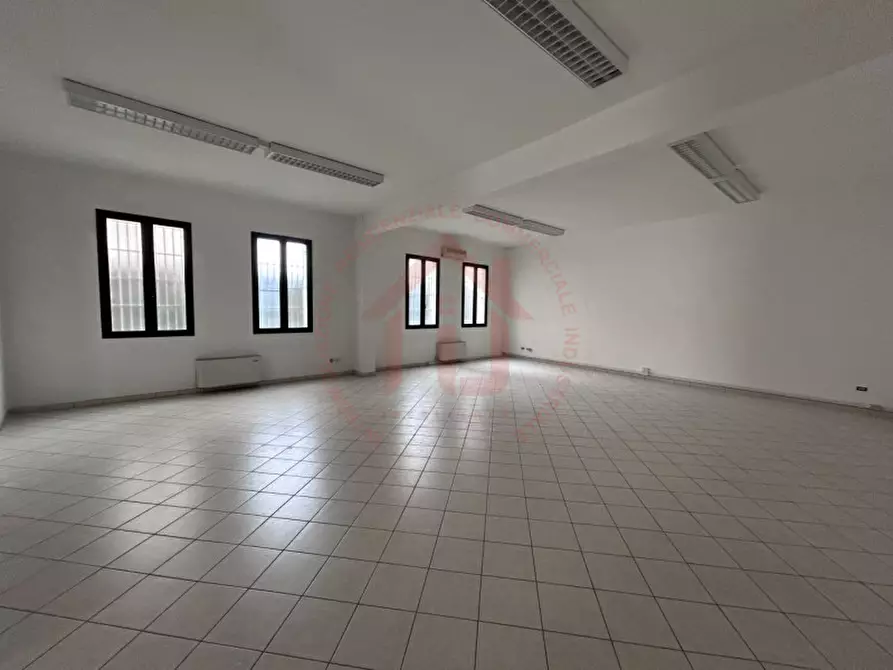 Immagine 9 di Negozio in affitto  in Via San Marco a Padova