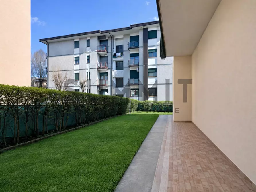 Immagine 15 di Appartamento in vendita  in Via Alessandro Fleming a Schio