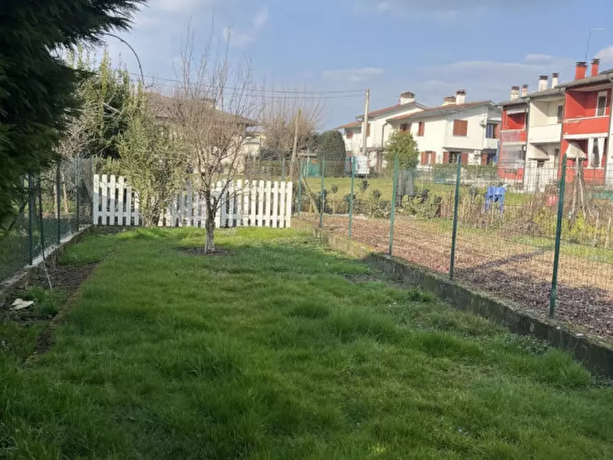 Immagine 9 di Casa indipendente in vendita  in Via Roma a Caldogno